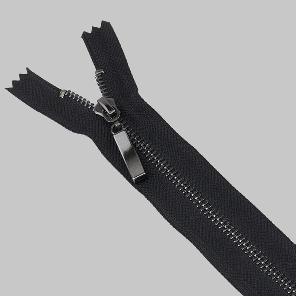 Молния металлическая разъемная 1-замок (пуллер прямой) 60 см Т5 темный никель/черный (20 шт)