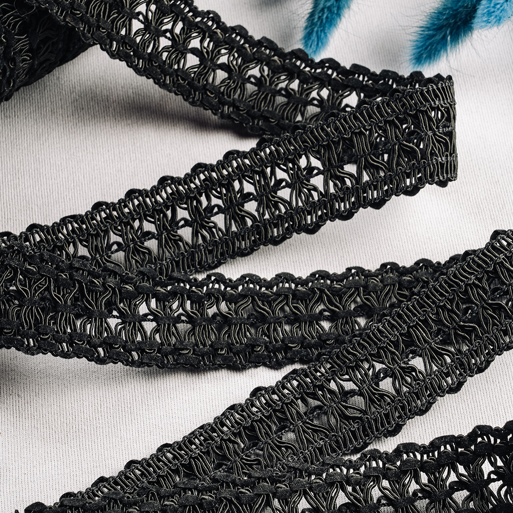 Тесьма с искусственной замшей 8853 черный (45,72 м)