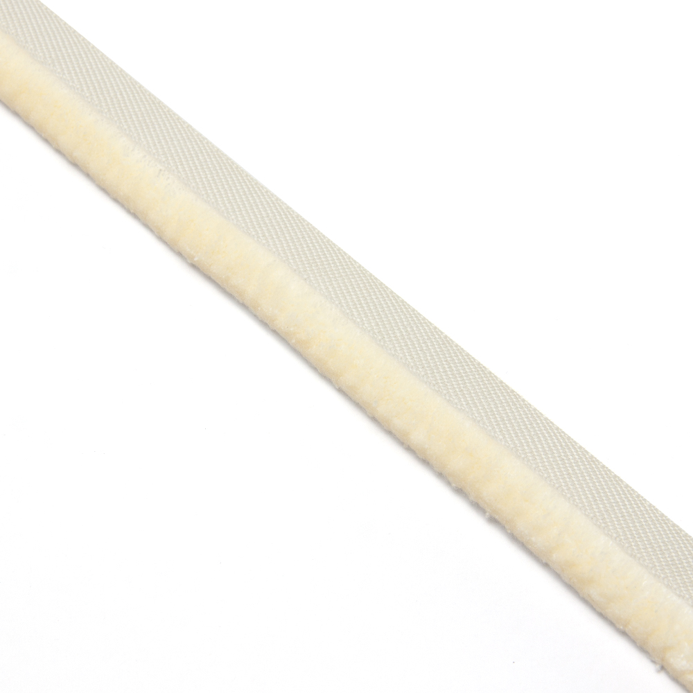 Кант пушистый XB-703-7 белый (2 см/d 1 см) (25 м)