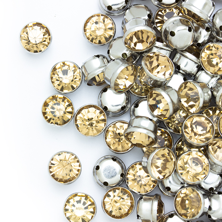 Стразы пришивные в оправе Круг 8 мм 38# песочные (100 шт)