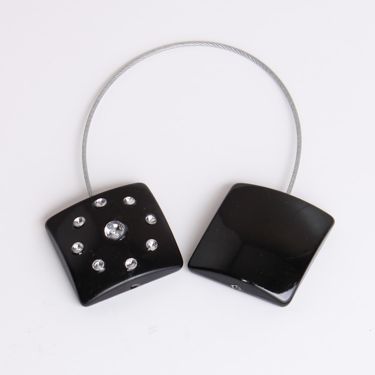 Магнит для штор со стразами "квадрат" FL09218-4S черный