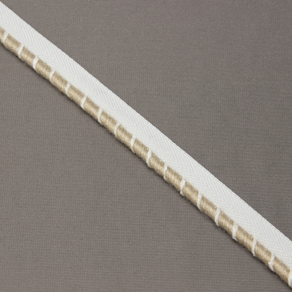 Кант отделочный XB-2218-3 "Stripes" светло-бежевый (1,6 см/d 0,5 см) (12,5 м)