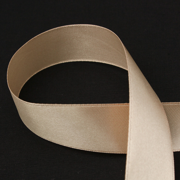 Лента атласная 1049UN 25 мм светло-коричневый (33 м)