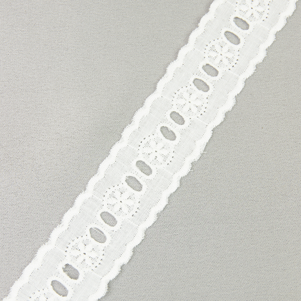 Тесьма шитье 1675-5 белый (15 ярд)