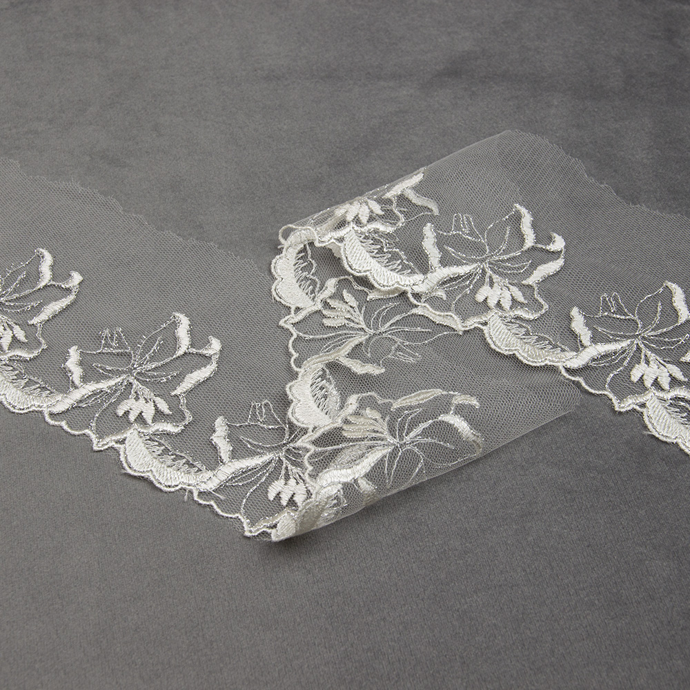 Тесьма на сетке с люрексом 3008 белый/серебро шир.10см/уп.14,63м