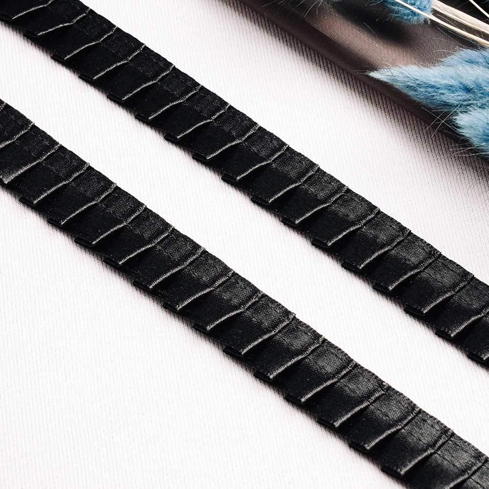 Тесьма-складка TR052 атласная односторонняя (50 ярд.)