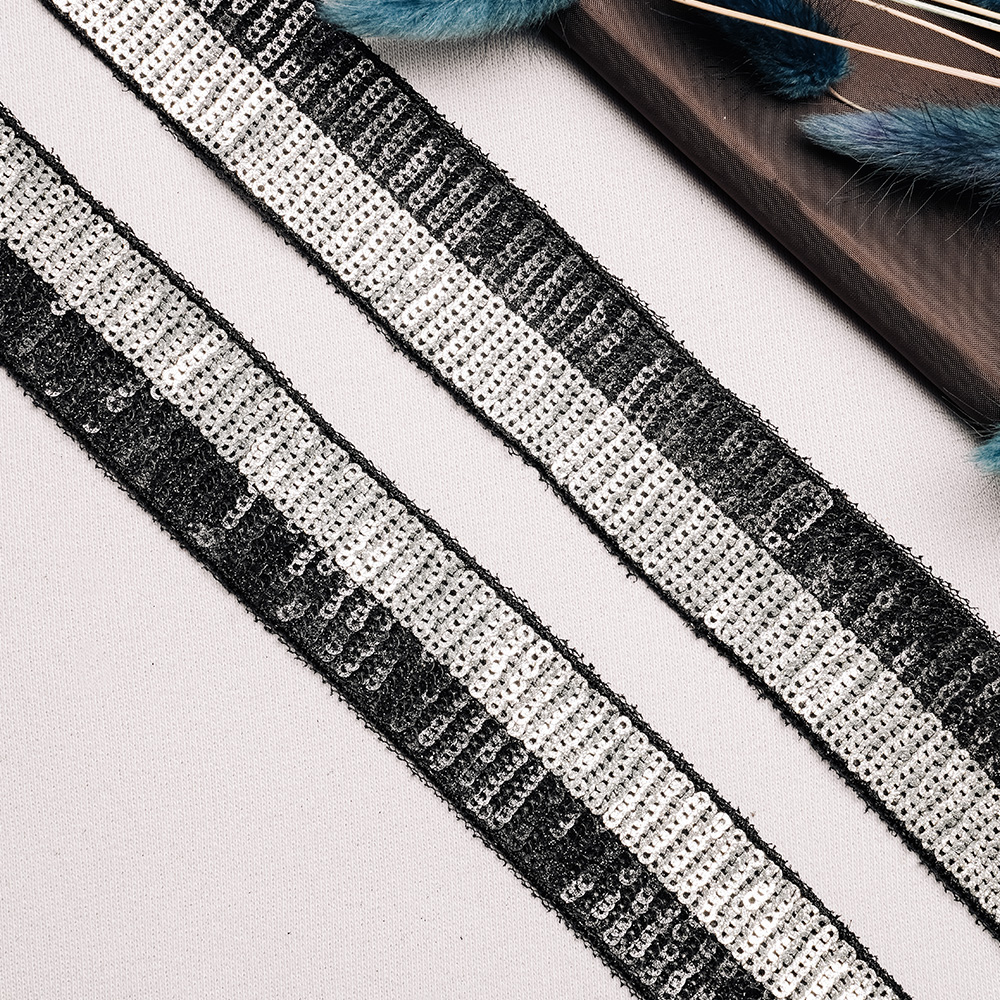 Тесьма с пайетками UG1776-2 черный/серебро шир. 3,3 см (13,716 м)