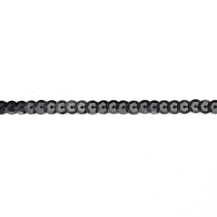 Пайетки выпуклые на нитке 6 мм 311 черный (100 ярд)