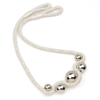 шторные подхваты с бусами