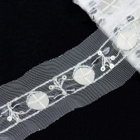 Тесьма с монистами FY179 белый/серебро (15 ярд.)