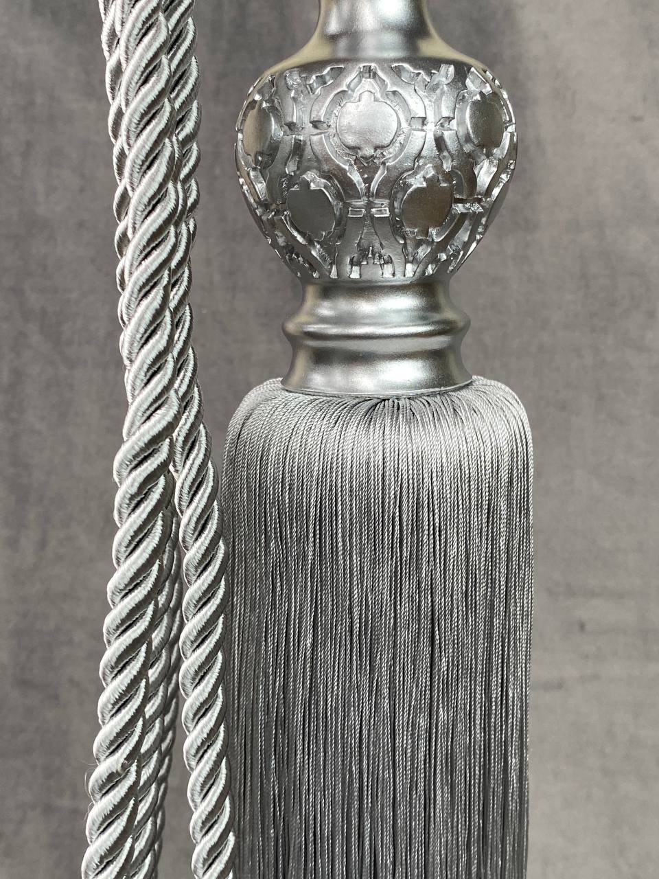 Кисть-подхват для штор M8-11 светло-серый Mirtex Premium (L104/44см) "Royyana-Amphora"