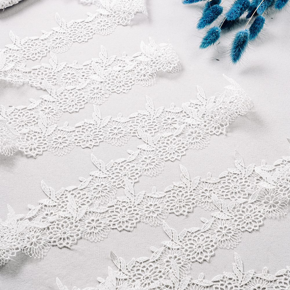 Тесьма вязаная A-9 белый (13,7 м)