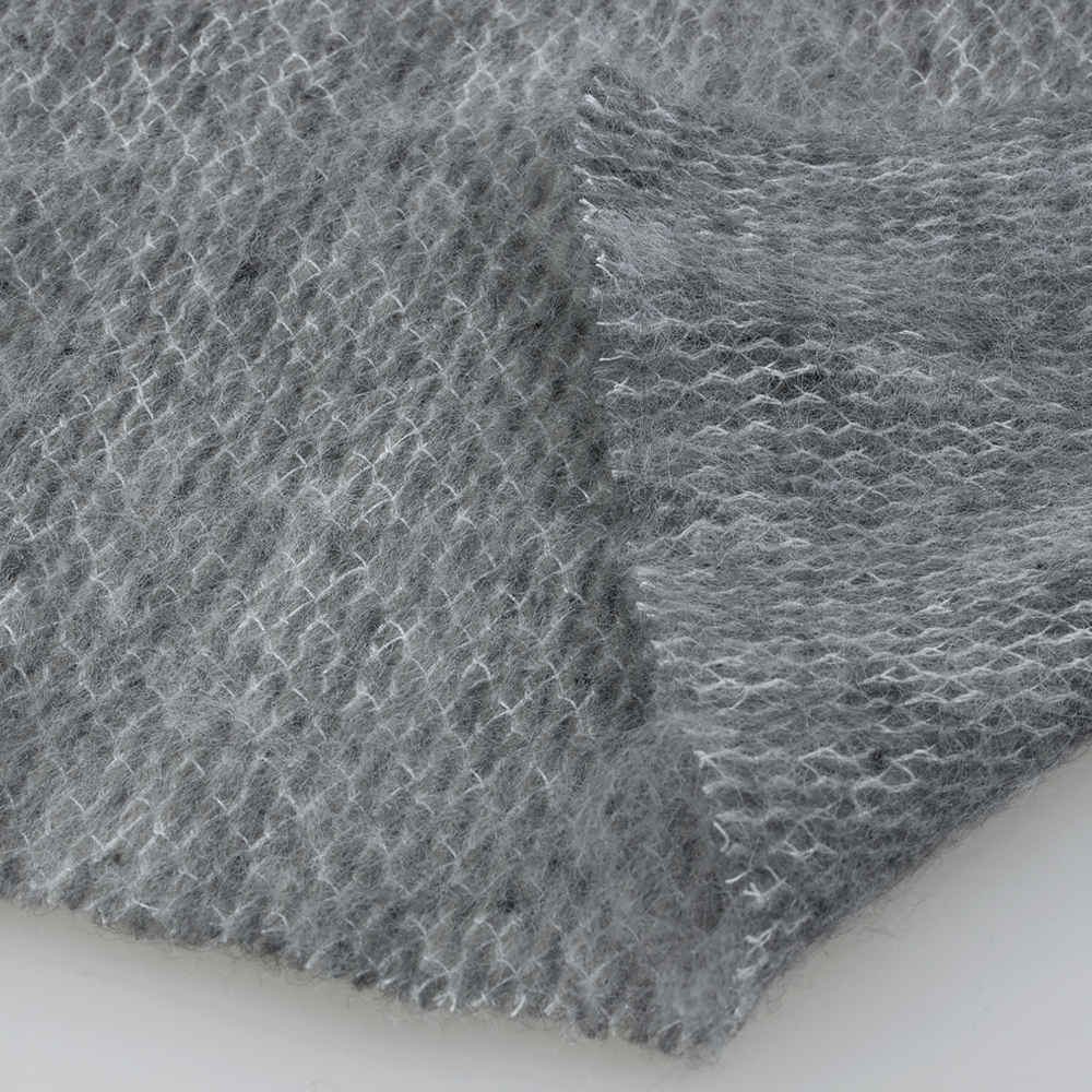 Утеплитель вискозный GRUNRAND 150 г/м2 серый 140см/40м (60%CV,20%PAN,20%PES)