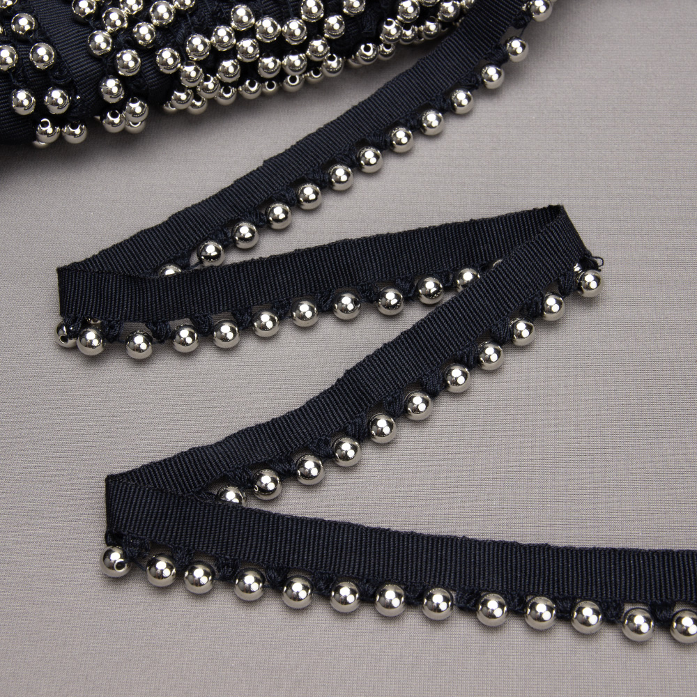 Бахрома-кант с бусами A121C-1 черный/серебро (25 м)