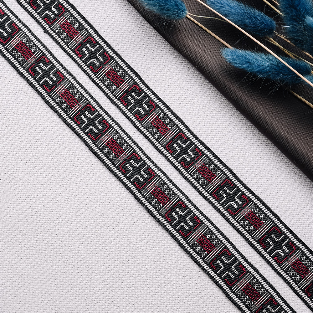 Тесьма 3-126 черный/бордо (50 ярд)