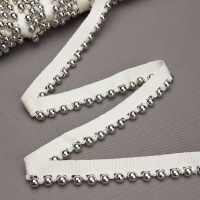 Бахрома-кант с бусами A121C-3 молочный/серебро (25 м)