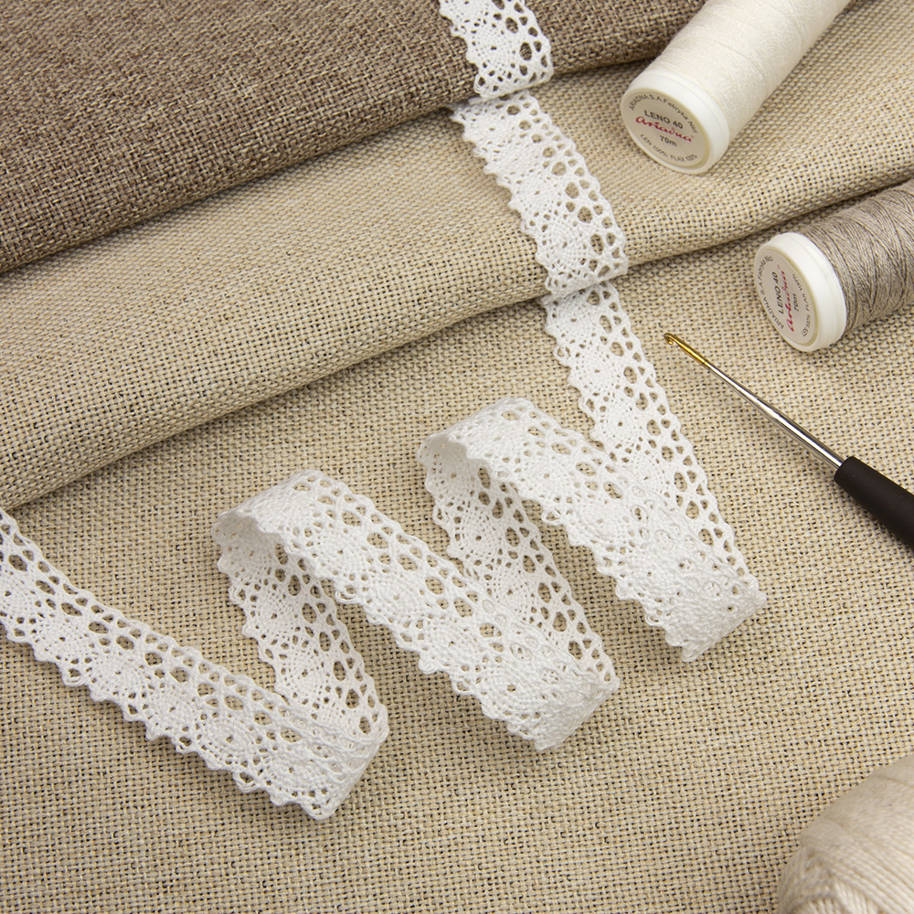 Кружево вязаное 0397 (0397H) белый, 1.4 см, (91,44 м/22,86 м)