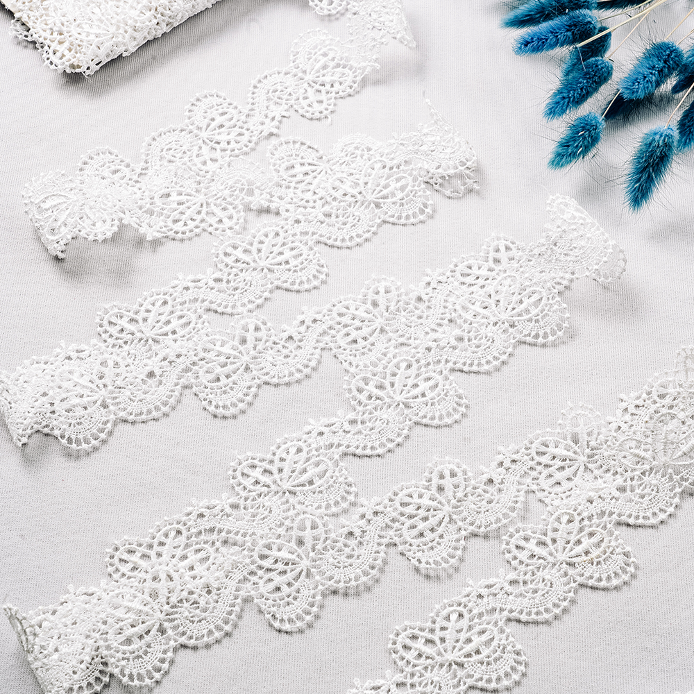 Тесьма вязаная A-7 белый (13,7 м)