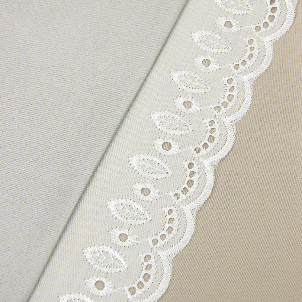 Тесьма-шитье T2037B белый (90 ярд)