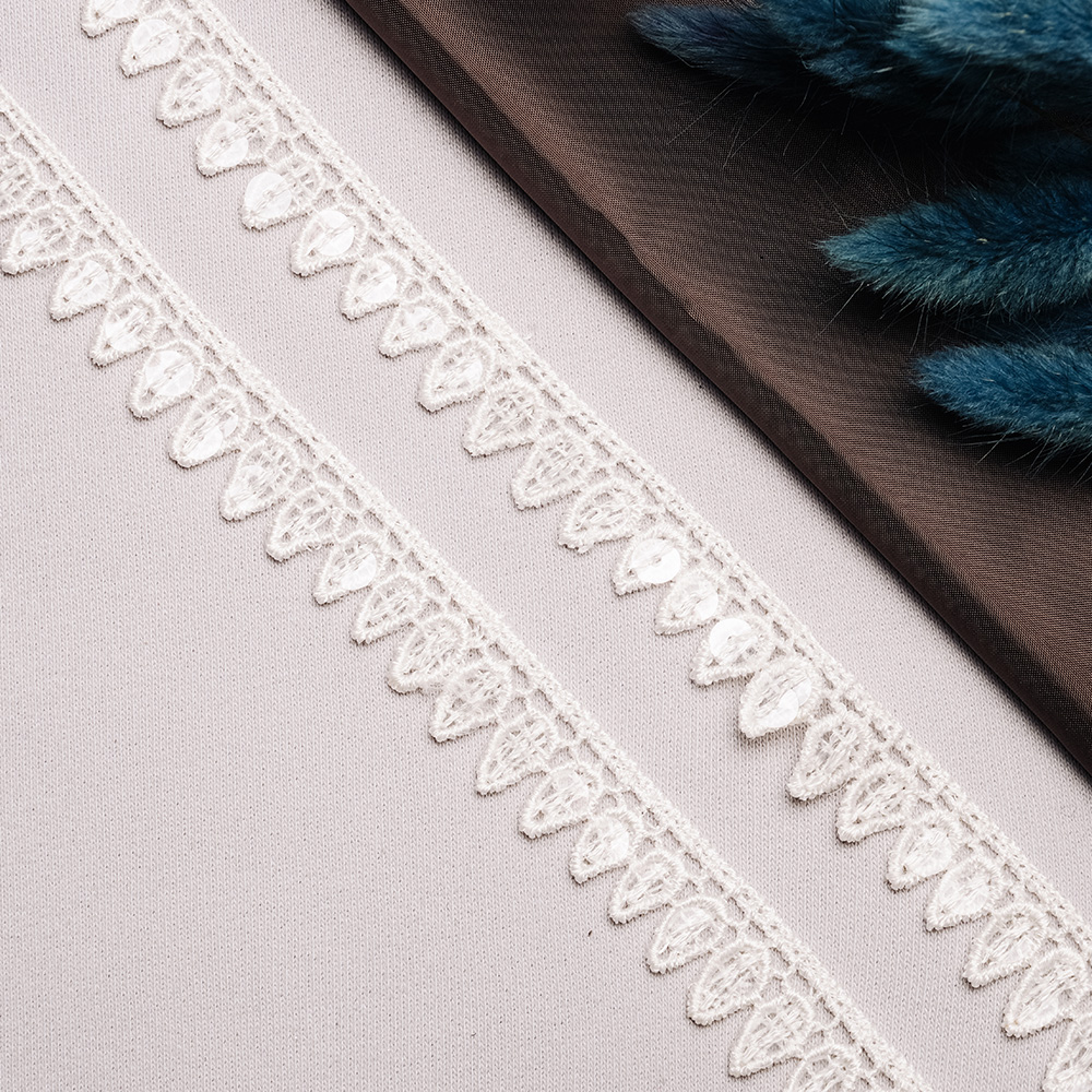 Тесьма с пайетками 85348-D103 рисовый (13,716 м)