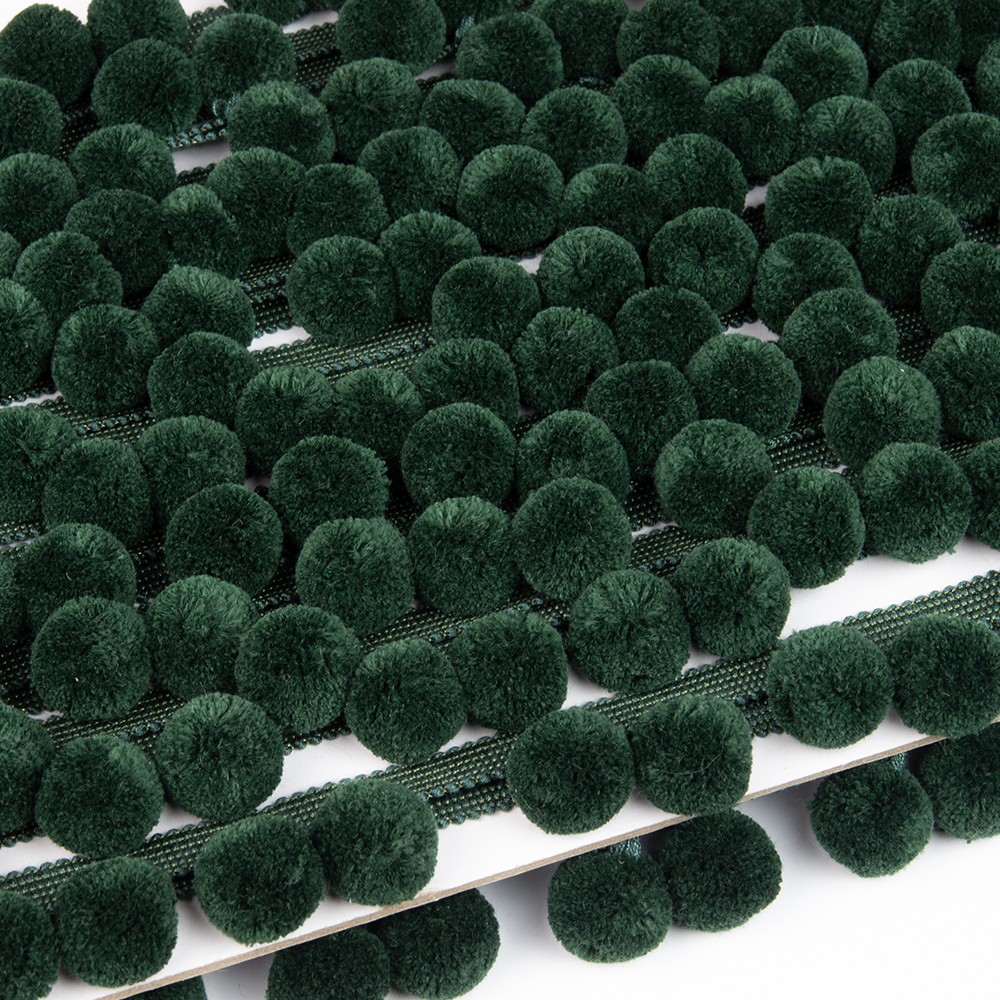Бахрома с помпонами, из коллекции "Pompon" YMQ-7 темно-зеленый (L4см/D2,5см/между шариками 6,5см)