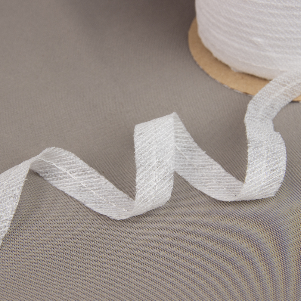 Лента нитепрошивная по косой усиленная строчкой белый 15 мм/121 м (9523)