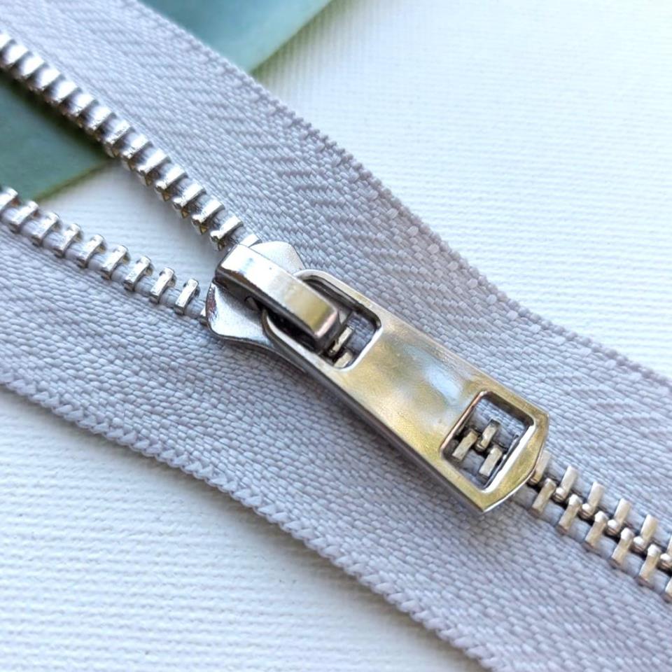 Металлическая молния ТИТАН неразъемная 18 см Т5 (ТТ) (1 замок) никель/светло-серый (10 шт)