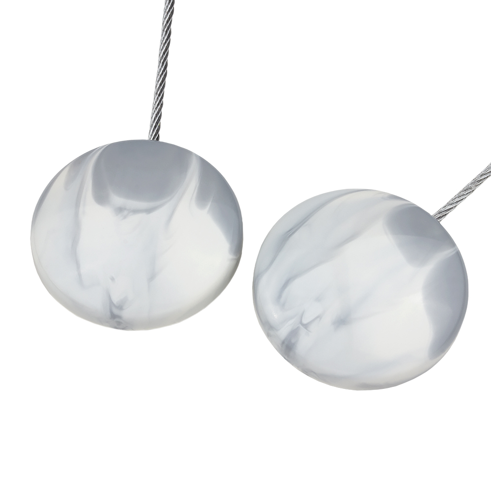 Клипса с магнитом "АГАТ" 45 мм на тросе №79 Светло-серый мрамор