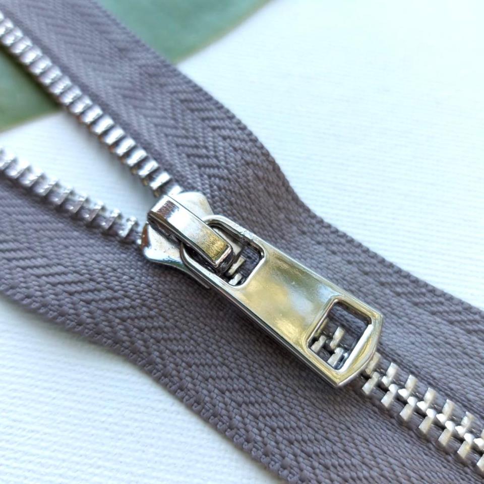 Металлическая молния ТИТАН неразъемная 18 см Т5 (ТТ) (1 замок) никель/темно-серый (10 шт)