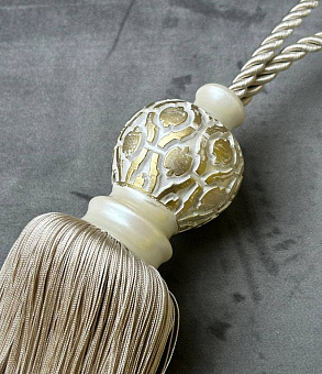 кисть-подхват для штор и портьер