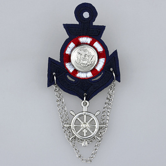 аппликация для одежды на булавке