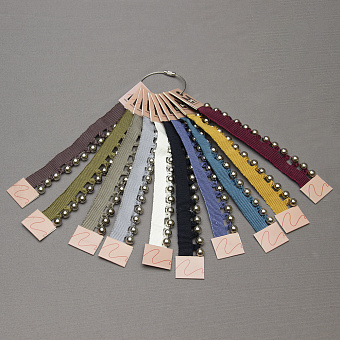 каталог с образцами фурнитуры для штор