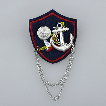 аппликация для одежды на булавке