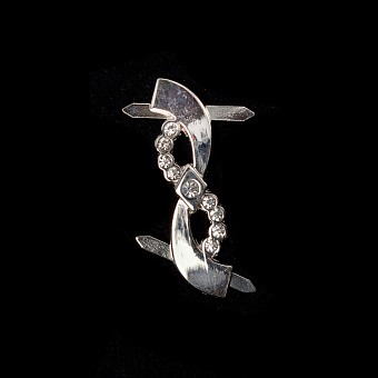 декоративная брошь