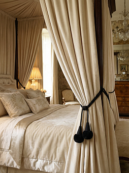 шторные подхваты с подвесками