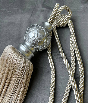 кисть-подхват для штор и портьер