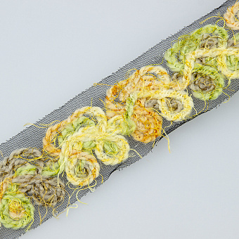 тесьма с пряжей