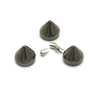 декоративное украшение из пластика с шипами