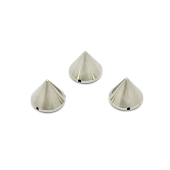 декоративное украшение из пластика с шипами